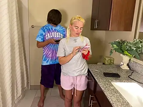 girlfriendmissy online show from April 2026 11:27:02 PM