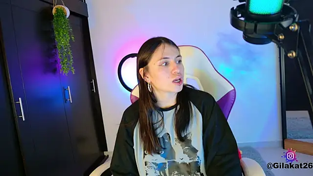 Snapshot of GilaKat chatting on November 2025 07:47:02 AM GilaKat online show from November 2025 07:47:02 AM