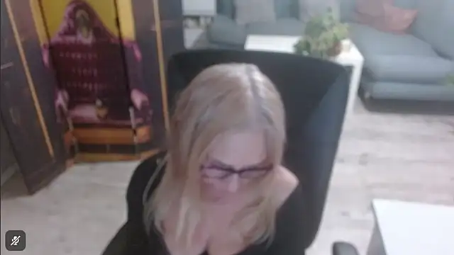 sofia xkiss online show from February 2026 02:54:01 PM