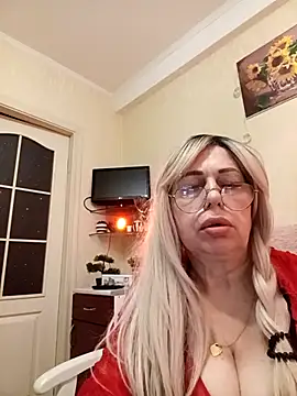 Snapshot of SusieNoreen chatting on October 2025 12:22:01 AM SusieNoreen online show from October 2025 12:22:01 AM
