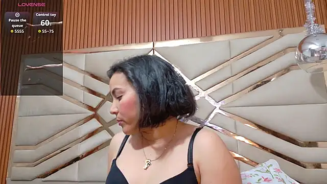 Sluttyandmature online show from April 2026 12:52:02 PM