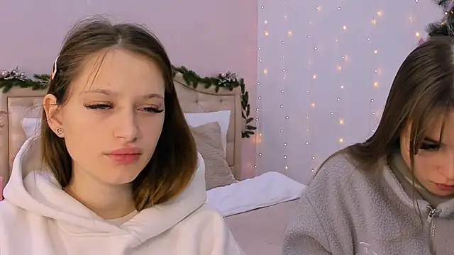 Snapshot of queenofjoyy chatting on December 2024 06:10:02 AM queenofjoyy online show from December 2024 06:10:02 AM