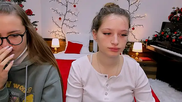 Snapshot of queenofjoyy chatting on December 2024 06:29:01 AM queenofjoyy online show from December 2024 06:29:01 AM