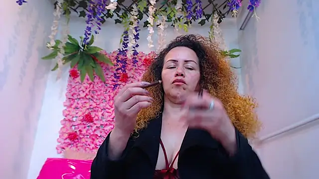 BLONDE SEXYHOT online show from April 2026 07:47:01 PM