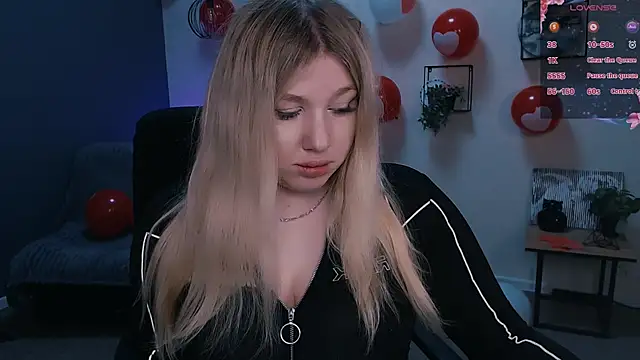 juli kisss online show from February 2025 12:37:01 PM