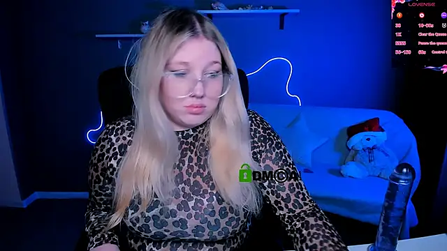 juli kisss online show from March 2025 04:09:02 PM