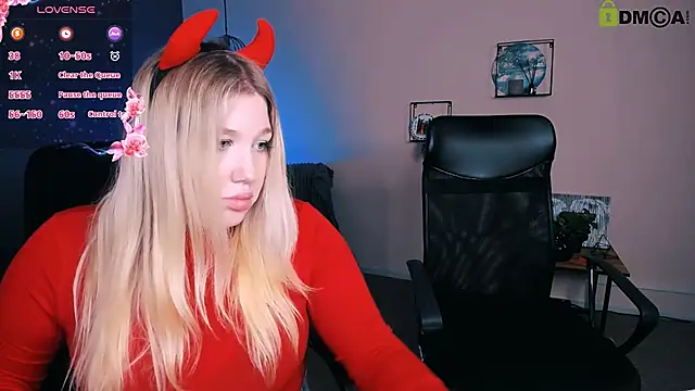 juli kisss online show from March 2025 10:53:02 PM