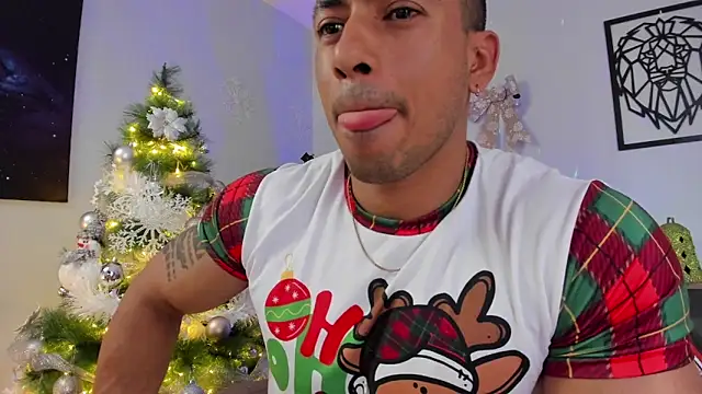 aaroncolombia online show from December 2024 01:22:02 PM