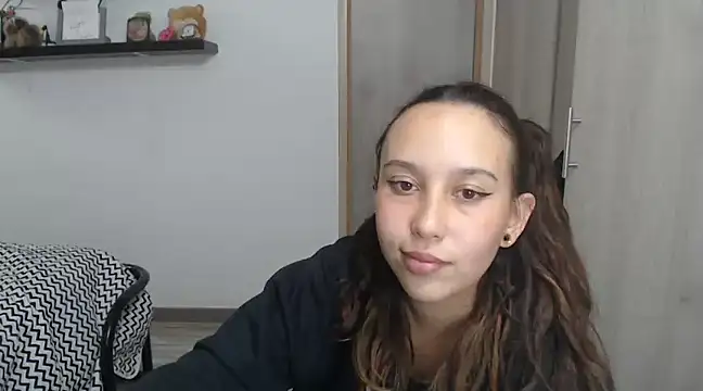 Skarlet Adams28 online show from December 2024 03:18:02 AM