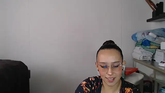 Skarlet Adams28 online show from February 2025 08:24:01 PM