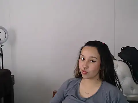 Skarlet Adams28 online show from March 2025 04:02:01 PM