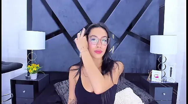 Snapshot of KylieWhite chatting on January 2025 02:03:01 PM KylieWhite online show from January 2025 02:03:01 PM