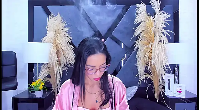 Snapshot of KylieWhite chatting on January 2025 12:30:01 PM KylieWhite online show from January 2025 12:30:01 PM