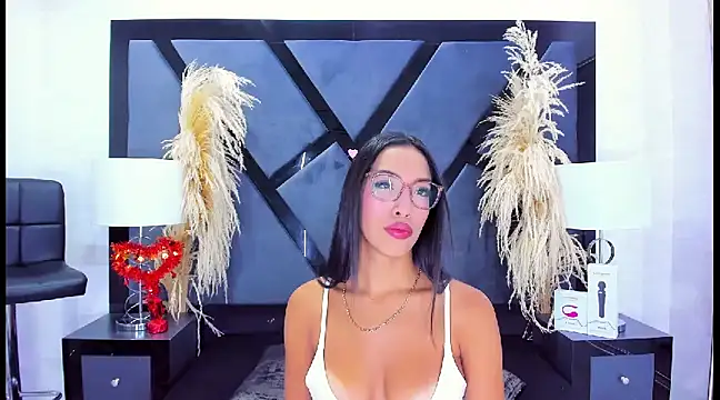 Snapshot of KylieWhite chatting on February 2025 12:59:01 PM KylieWhite online show from February 2025 12:59:01 PM