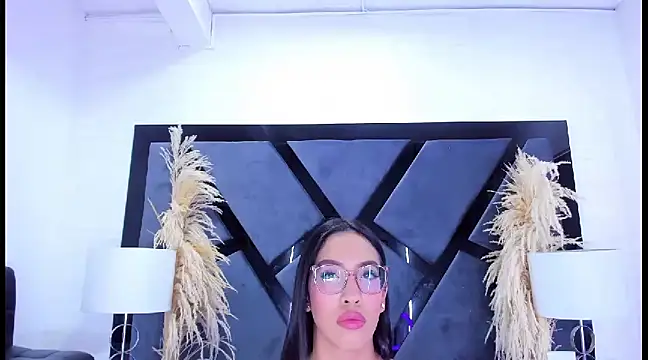 Snapshot of KylieWhite chatting on February 2025 03:49:02 PM KylieWhite online show from February 2025 03:49:02 PM