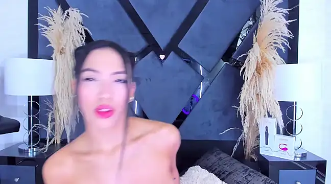 Snapshot of KylieWhite chatting on February 2025 12:27:02 PM KylieWhite online show from February 2025 12:27:02 PM