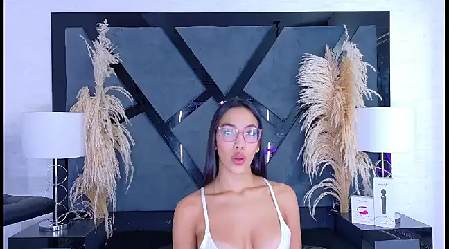 Snapshot of KylieWhite chatting on March 2025 12:37:02 PM KylieWhite online show from March 2025 12:37:02 PM