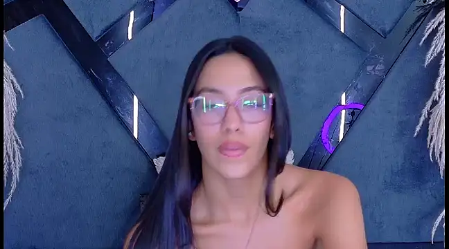 Snapshot of KylieWhite chatting on March 2025 06:55:01 PM KylieWhite online show from March 2025 06:55:01 PM