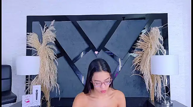 Snapshot of KylieWhite chatting on March 2025 12:48:02 PM KylieWhite online show from March 2025 12:48:02 PM