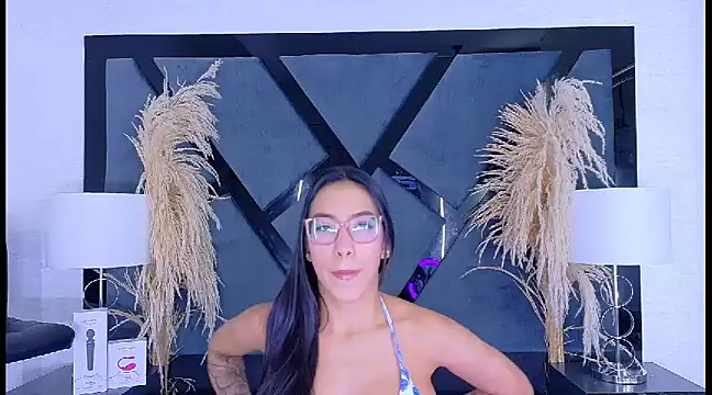 Snapshot of KylieWhite chatting on March 2025 02:18:01 PM KylieWhite online show from March 2025 02:18:01 PM