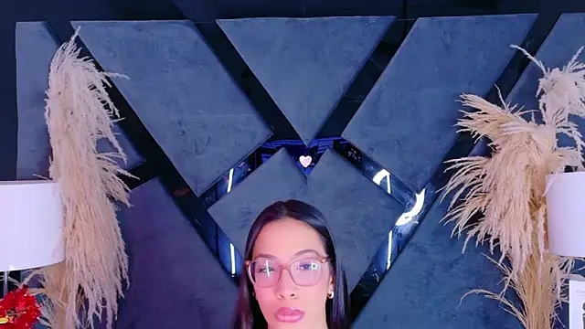 Snapshot of KylieWhite chatting on September 2025 01:24:02 PM KylieWhite online show from September 2025 01:24:02 PM