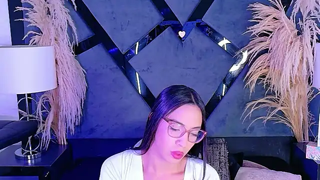 Snapshot of KylieWhite chatting on October 2025 08:53:02 PM KylieWhite online show from October 2025 08:53:02 PM