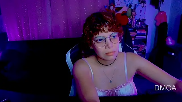 Snapshot of Drea_Foox chatting on June 2026 03:24:02 AM Drea Foox online show from June 2026 03:24:02 AM