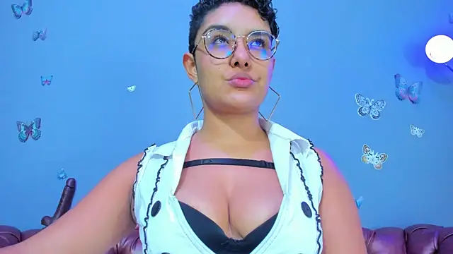 Kaira mosse online show from January 2026 12:00:01 PM