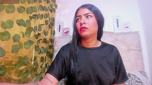 Snapshot of cristalconnorr chatting on November 2025 05:01:02 PM cristalconnorr online show from November 2025 05:01:02 PM