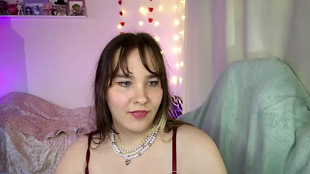 Rosie Nana online show from September 2025 06:19:01 PM