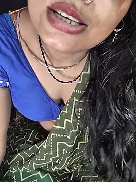 Snapshot of Shivani_Mumbai85 chatting on July 2026 06:53:01 PM Shivani Mumbai85 online show from July 2026 06:53:01 PM