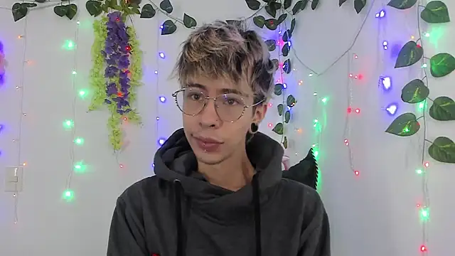  Jakke online show from February 2025 10:44:02 PM