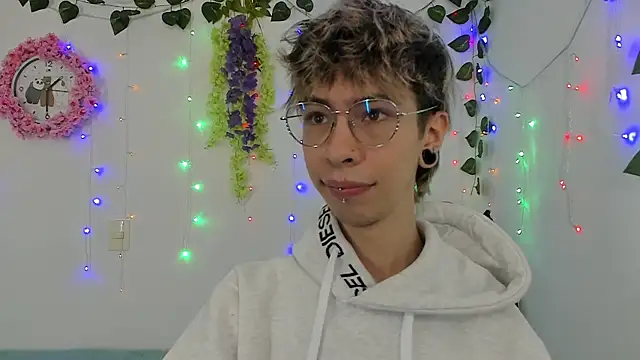  Jakke online show from February 2025 06:31:02 PM