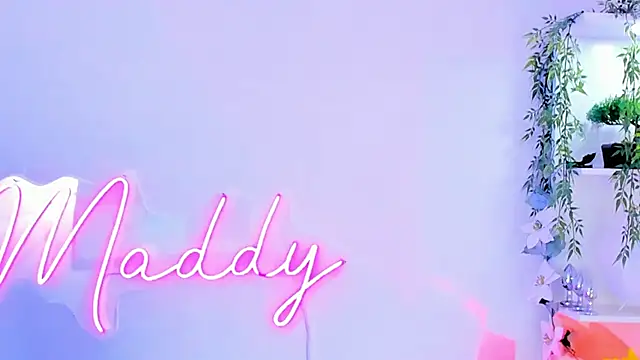 Snapshot of MaddyParisi chatting on February 2025 03:34:02 AM MaddyParisi online show from February 2025 03:34:02 AM