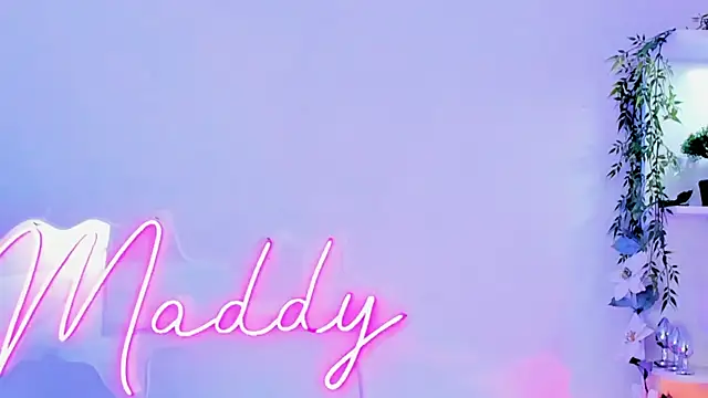 Snapshot of MaddyParisi chatting on February 2025 05:08:01 AM MaddyParisi online show from February 2025 05:08:01 AM