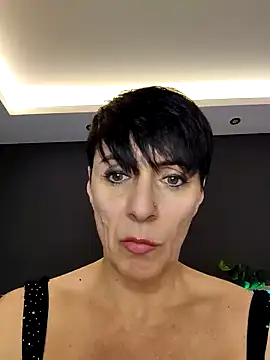 YOURHESZTIA online show from December 2024 12:34:02 PM