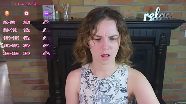 Snapshot of Ellie_Sunset chatting on July 2026 09:04:02 AM Ellie Sunset online show from July 2026 09:04:02 AM
