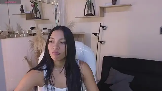 Snapshot of Saray_reyes chatting on November 2025 07:24:01 PM Saray reyes online show from November 2025 07:24:01 PM