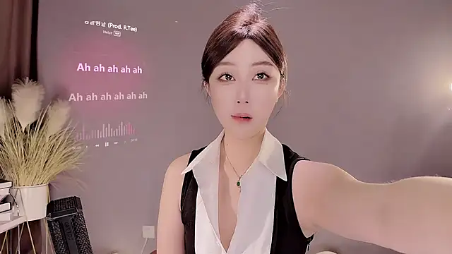 Snapshot of jingling666 chatting on February 2025 01:22:01 AM jingling666 online show from February 2025 01:22:01 AM