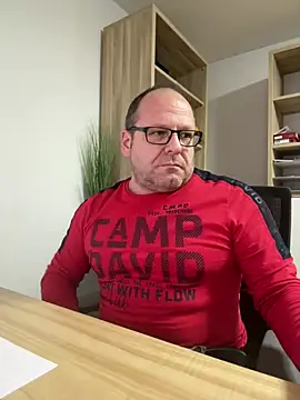 Snapshot of coupleLatinaLovers chatting on December 2024 06:05:01 PM coupleLatinaLovers online show from December 2024 06:05:01 PM