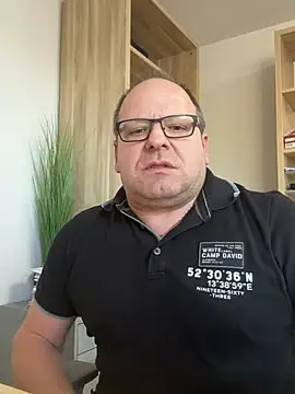 Snapshot of coupleLatinaLovers chatting on December 2024 12:16:02 PM coupleLatinaLovers online show from December 2024 12:16:02 PM