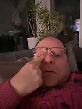 Snapshot of coupleLatinaLovers chatting on December 2024 05:59:02 AM coupleLatinaLovers online show from December 2024 05:59:02 AM