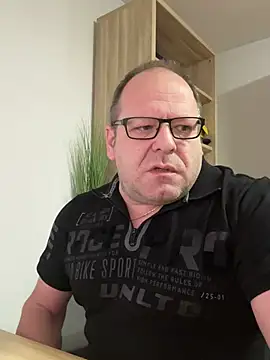 Snapshot of coupleLatinaLovers chatting on December 2024 05:47:01 AM coupleLatinaLovers online show from December 2024 05:47:01 AM