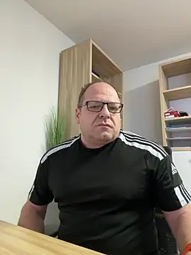 Snapshot of coupleLatinaLovers chatting on December 2024 07:28:01 AM coupleLatinaLovers online show from December 2024 07:28:01 AM