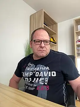 Snapshot of coupleLatinaLovers chatting on December 2024 11:09:02 AM coupleLatinaLovers online show from December 2024 11:09:02 AM