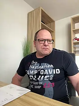 Snapshot of coupleLatinaLovers chatting on January 2025 09:54:02 AM coupleLatinaLovers online show from January 2025 09:54:02 AM