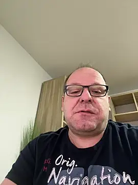 Snapshot of coupleLatinaLovers chatting on January 2025 05:52:02 AM coupleLatinaLovers online show from January 2025 05:52:02 AM