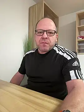 Snapshot of coupleLatinaLovers chatting on January 2025 10:26:02 AM coupleLatinaLovers online show from January 2025 10:26:02 AM