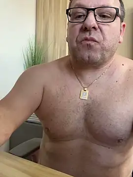 Snapshot of coupleLatinaLovers chatting on January 2025 09:52:02 AM coupleLatinaLovers online show from January 2025 09:52:02 AM