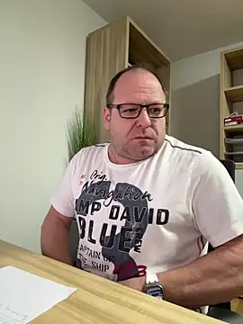 Snapshot of coupleLatinaLovers chatting on January 2025 05:30:01 AM coupleLatinaLovers online show from January 2025 05:30:01 AM